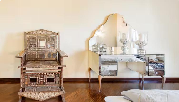 Spacious Penthouse With Stunning Views Of Historic Landmarks Rom