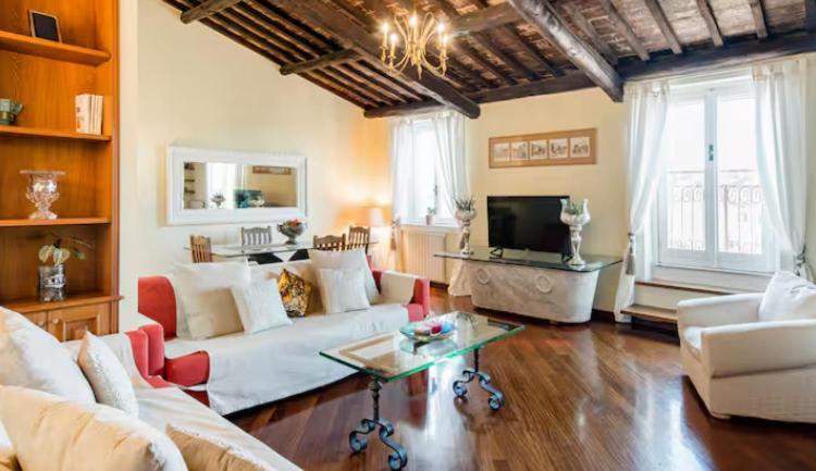 Spacious Penthouse With Stunning Views Of Historic Landmarks Apartment